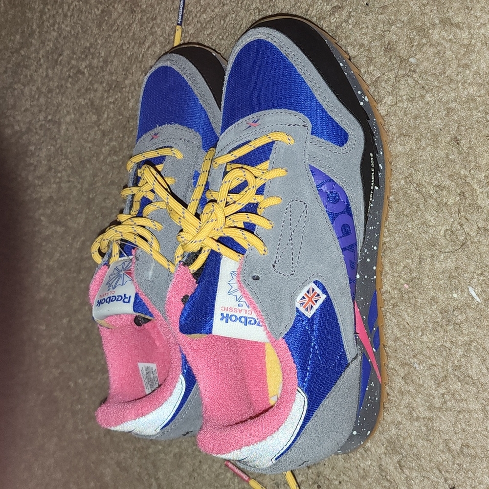 Worn Once Reebok Classic Girls Size 4 Tennis Shoes